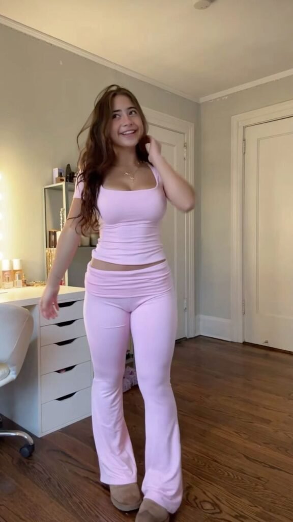 Sultanbeyli Escort Ayla Genç ve Hacer Gibi Güçlü Yapısıyla Anal Sevenleri Tatmin Eden